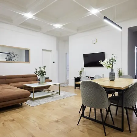 Spacious Luxury Apartment In The City Centre Budapest Exterior photo