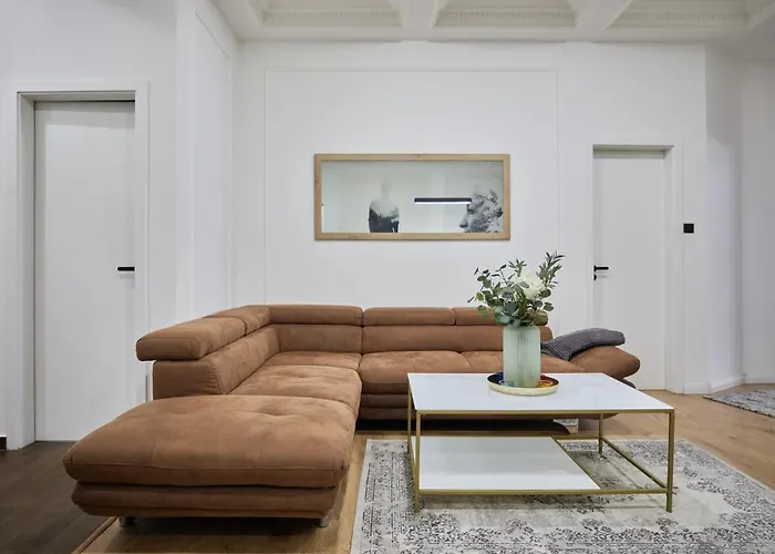 Spacious Luxury Apartment In The City Centre