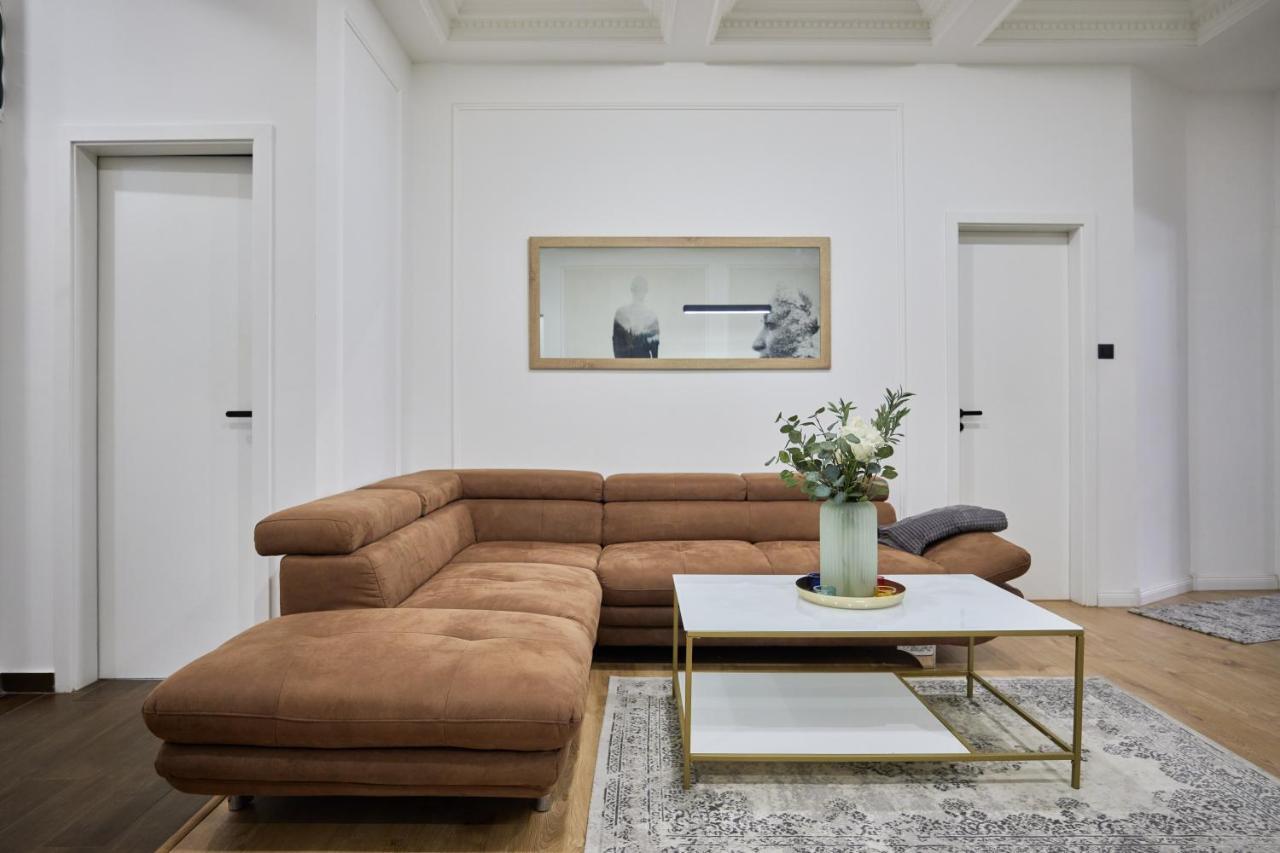 Апартаменти Spacious Luxury In The Centre